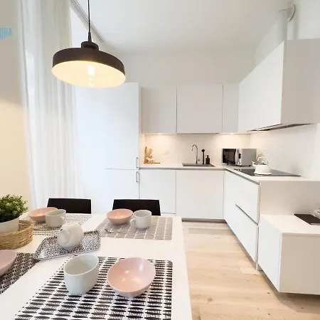 Apartament Imbriani 4 Tirabora Short Rent