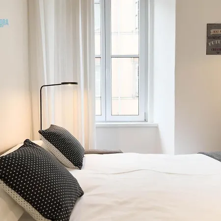Imbriani 4 Tirabora Short Rent Apartment Triest