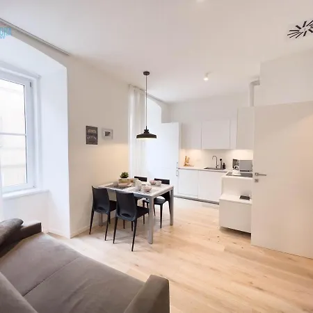 Appartamento Imbriani 4 Tirabora Short Rent Trieste